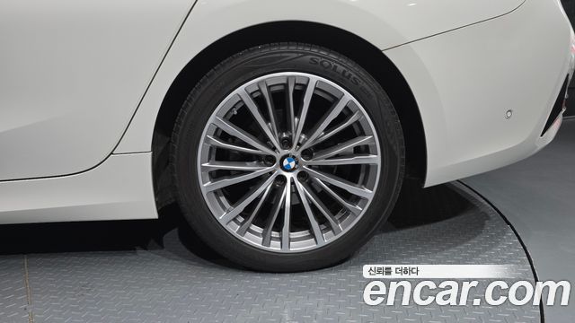 BMW 3-Series 2021 — photo 7