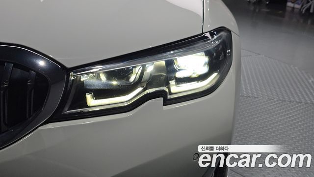 BMW 3-Series 2021 — photo 8
