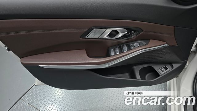 BMW 3-Series 2021 — photo 14
