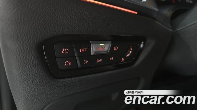 BMW 3-Series 2021 — photo 28