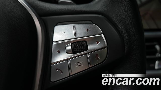 BMW 3-Series 2021 — photo 32