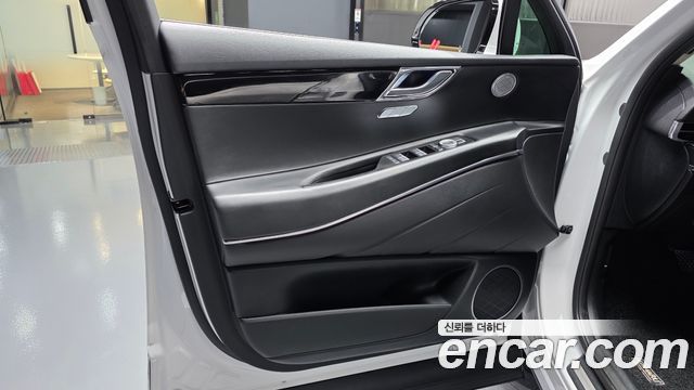 Genesis GV80 2023 — photo 14