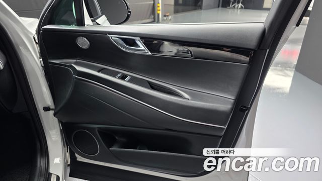 Genesis GV80 2023 — photo 15