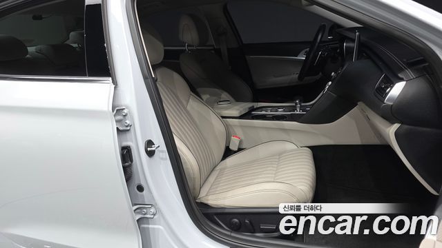 Genesis G70 2019 — photo 17