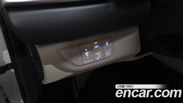 Genesis G70 2019 — photo 27