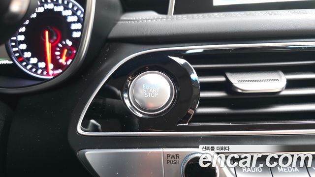 Genesis G70 2019 — photo 28
