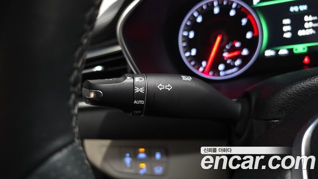 Genesis G70 2019 — photo 29