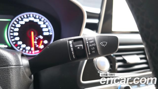 Genesis G70 2019 — photo 30