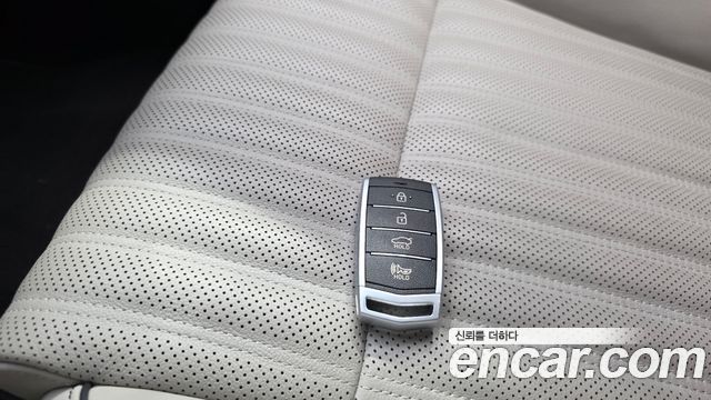 Genesis G70 2019 — photo 32