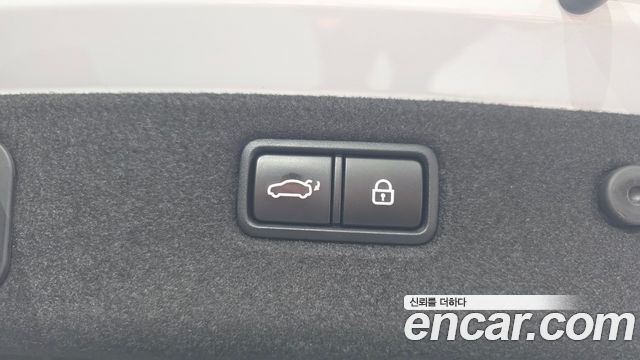 Genesis G70 2019 — photo 37