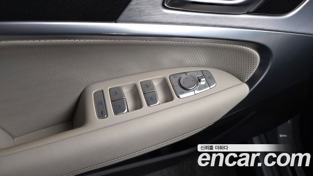 Genesis G70 2019 — photo 39