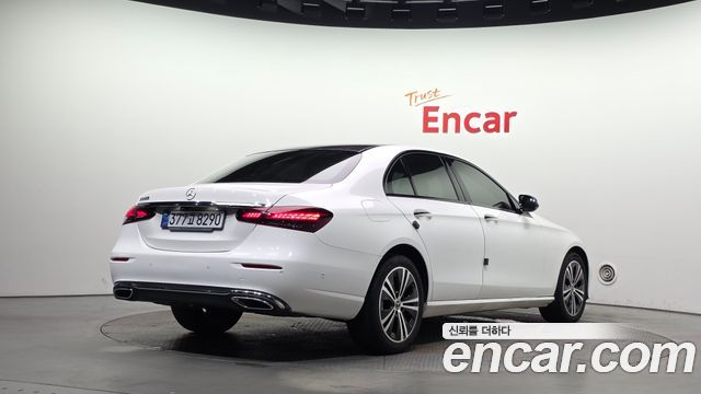 Mercedes-Benz E-Class 2021 — photo 2