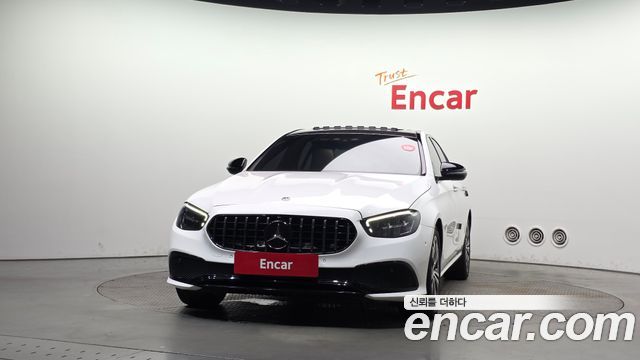Mercedes-Benz E-Class 2021 — photo 3