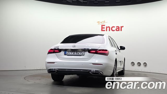 Mercedes-Benz E-Class 2021 — photo 4