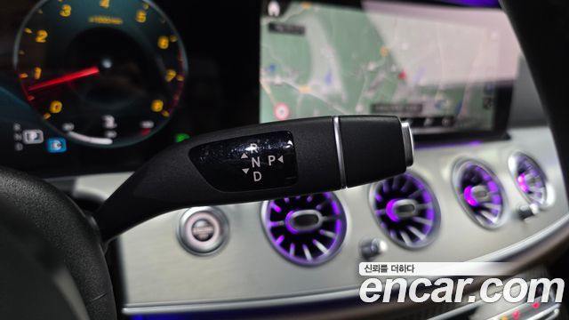 Mercedes-Benz E-Class 2021 — photo 12