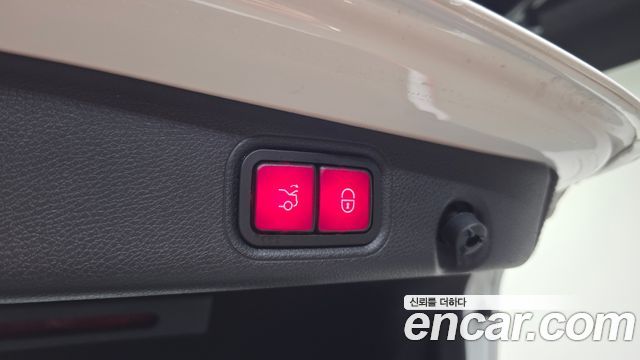 Mercedes-Benz E-Class 2021 — photo 22