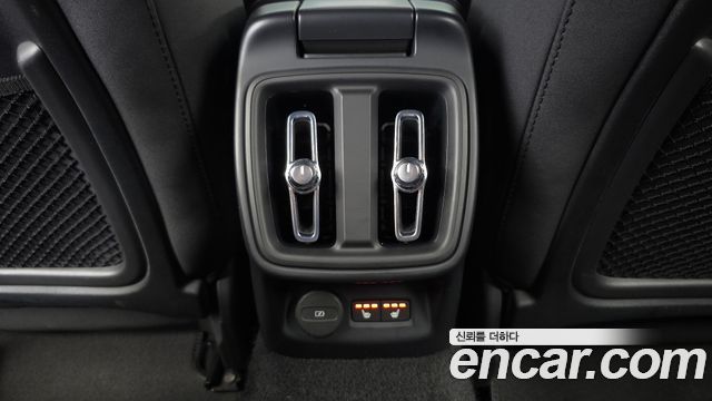 Polestar Polestar 2 2022 — photo 25