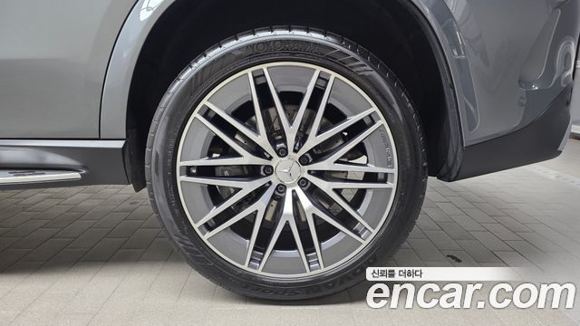 Mercedes-Benz GLE-Class 2025 — photo 7