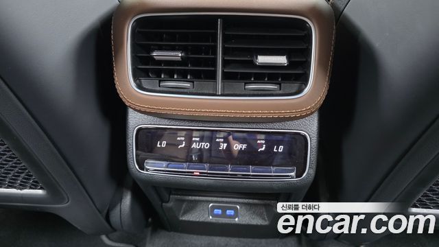 Mercedes-Benz GLE-Class 2025 — photo 35