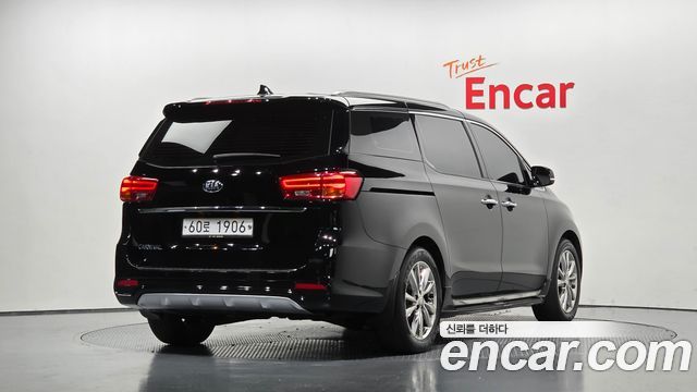 Kia Canival 2019 — photo 2