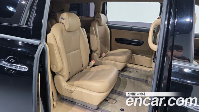 Kia Canival 2019 — photo 18