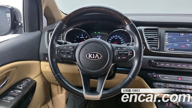 Kia Canival 2019 — photo 19