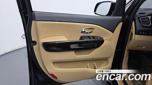 Kia Canival 2019 — photo 14