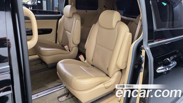 Kia Canival 2019 — photo 16