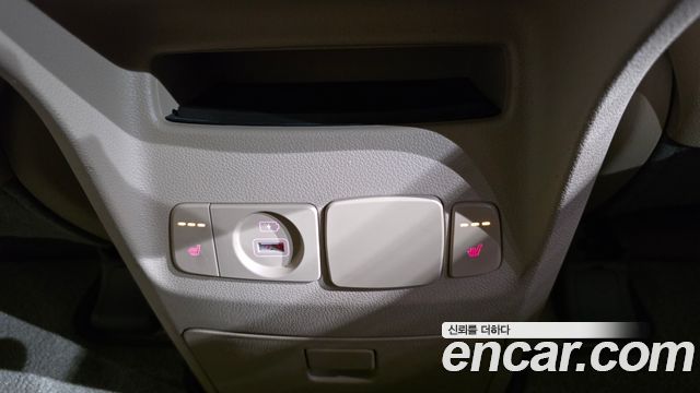 Kia Canival 2019 — photo 31