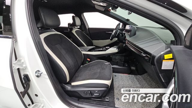 Kia EV6 2022 — photo 18