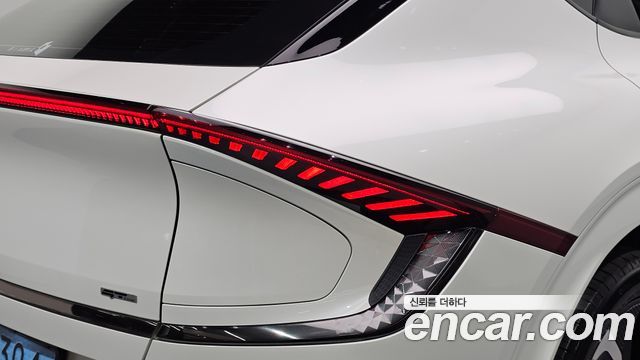 Kia EV6 2022 — photo 9