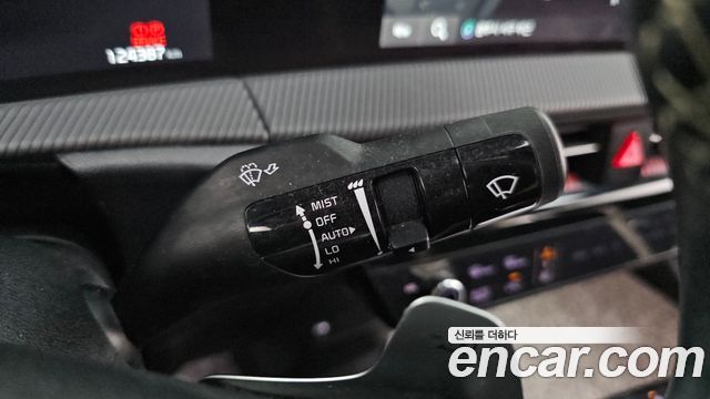 Kia EV6 2022 — photo 27