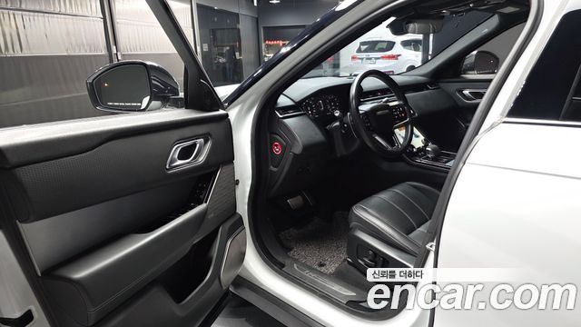 Land Rover Range Rover Velar 2021 — photo 13