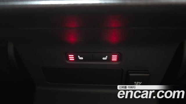 Land Rover Range Rover Velar 2021 — photo 24