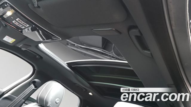Land Rover Range Rover Velar 2021 — photo 25