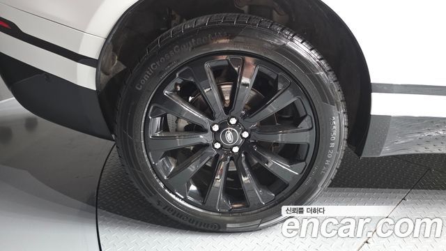 Land Rover Range Rover Velar 2021 — photo 7