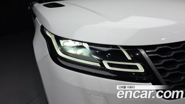 Land Rover Range Rover Velar 2021 — photo 8