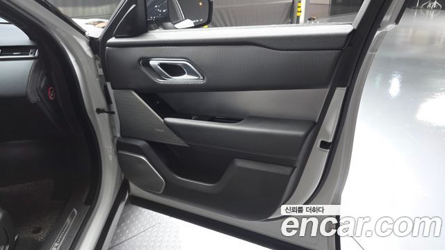 Land Rover Range Rover Velar 2021 — photo 14