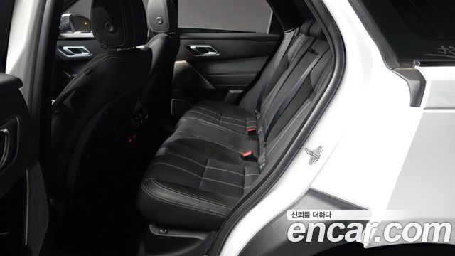 Land Rover Range Rover Velar 2021 — photo 16