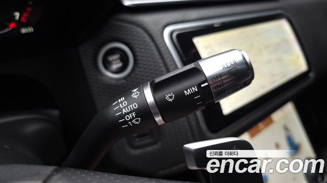 Land Rover Range Rover Velar 2021 — photo 28