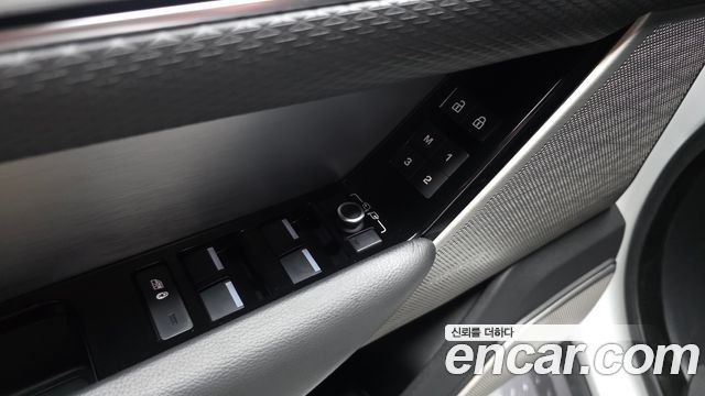 Land Rover Range Rover Velar 2021 — photo 29