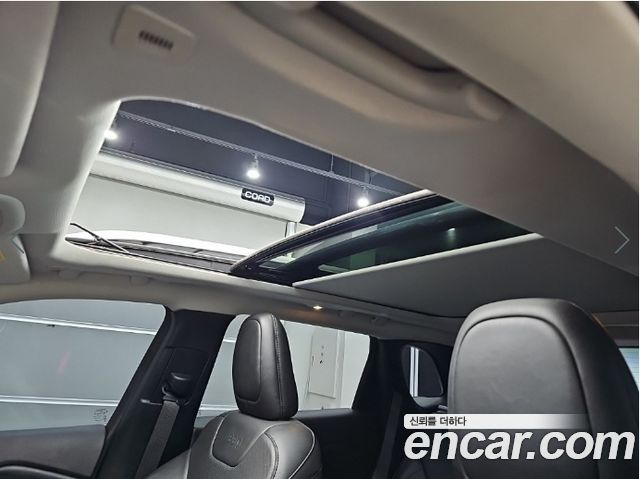 Jeep Cherokee 2019 — photo 13