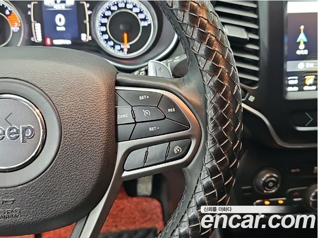 Jeep Cherokee 2019 — photo 18