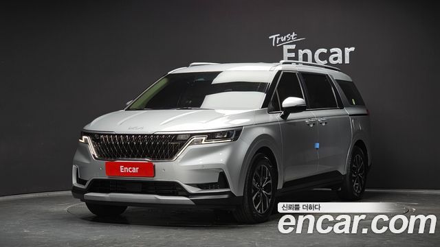 Kia Canival 2023 — photo 1
