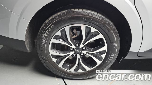 Kia Canival 2023 — photo 5