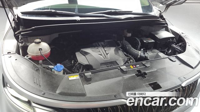 Kia Canival 2023 — photo 6
