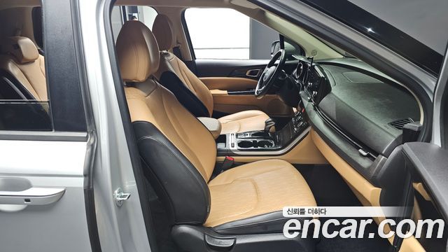 Kia Canival 2023 — photo 10