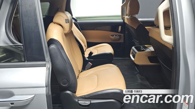 Kia Canival 2023 — photo 11