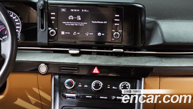 Kia Canival 2023 — photo 14