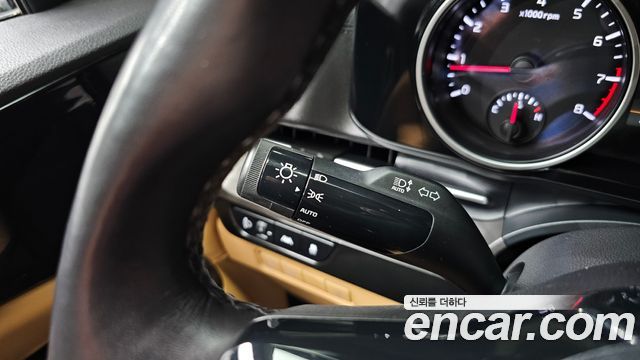 Kia Canival 2023 — photo 17